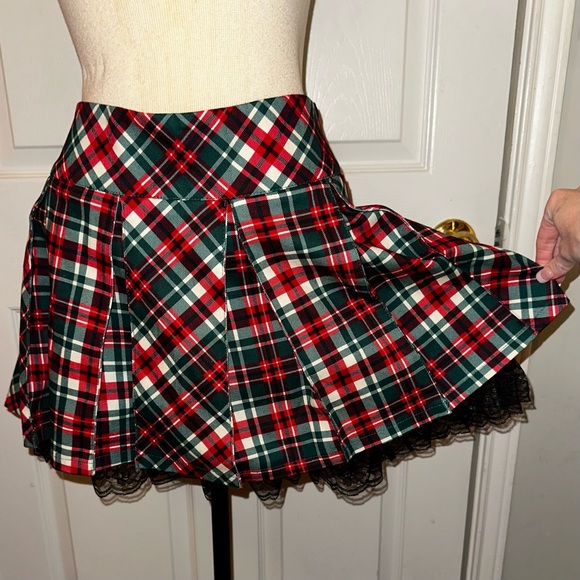 Sugar Thrillz Dolls Kill ‘HOLIDAY PARTY’ Red Green Black Plaid Skirt XL NWT - Picture 5 of 10